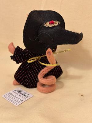 Annalee Vintage Mobilitee Dolls #4 Witchie Mouse, Meredith, NH USA 2000