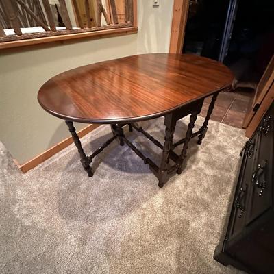 Vintage Gateleg Drop Leaf Table