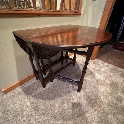 Vintage Gateleg Drop Leaf Table