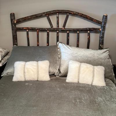 Queen Rustic Cabin Wooden Log / Twig Bed Frame with Headboard and Footboard (BR2)
