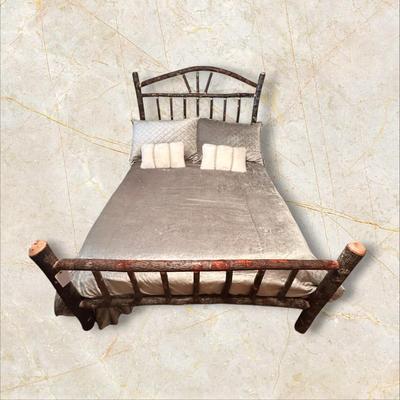 *Queen Size Sea Foam Velveteen Bedding with Bedspread, Cover by Lili Allessandra, Dust Ruffle and 4 Pillows (BR2)
