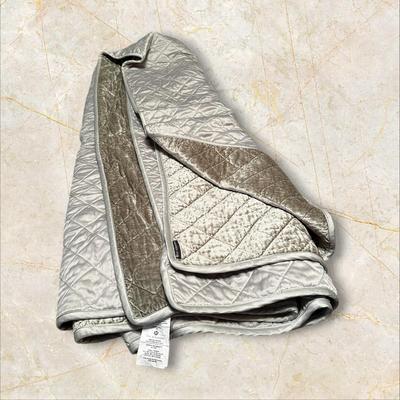 *Queen Size Sea Foam Velveteen Bedding with Bedspread, Cover by Lili Allessandra, Dust Ruffle and 4 Pillows (BR2)