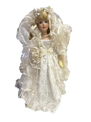 Duck House Heirloom Wedding Gown Doll in Box Like New with Stand