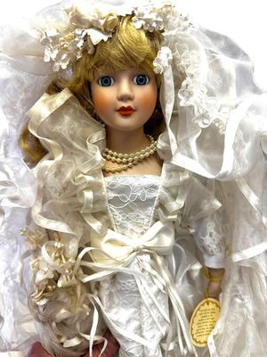 Duck House Heirloom Wedding Gown Doll in Box Like New with Stand