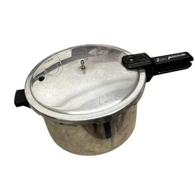 Presto Pressure Cooker Model 01263 with Knob & Booklet