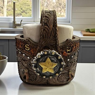 Western Theme Salt & Pepper Shaker