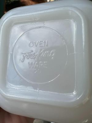 4" Square Fire King Ovenware w/ Leaf and Wood Lid