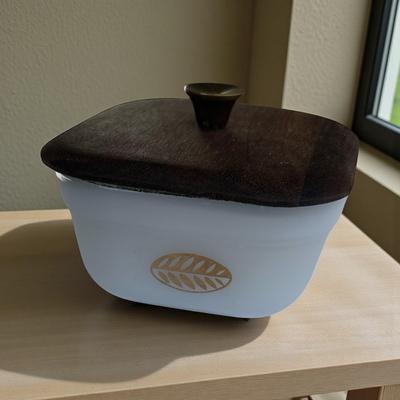 4" Square Fire King Ovenware w/ Leaf and Wood Lid