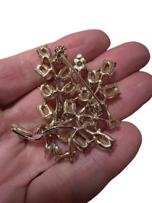Lot of 6 Vintage Brooches, Stick Pin and Sweater Guard/Dress Clip
