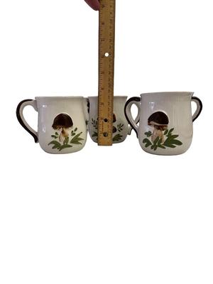 Set of 5 Stoneware Mushroom Mugs, Unmarked