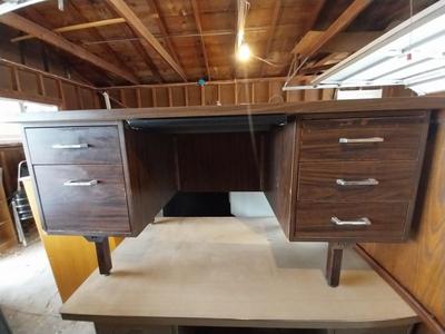 METAL FIVE DRAWER DESK