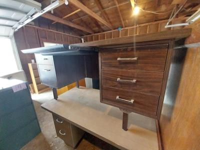METAL FIVE DRAWER DESK