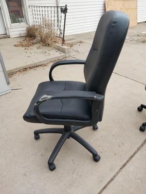 DESK CHAIR ON CASTORS