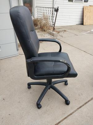 DESK CHAIR ON CASTORS