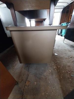 METAL DESK