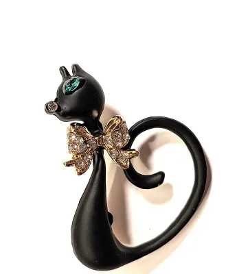**NEW ARRIVAL** BLACK CAT With BOWTIE BROOCH (1¾" x 1¼") with Green Eye and Jeweled Bowtie on a Gold Tone Setting