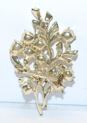 Amber & Deep Orange Stones LEAF BROOCH (2½" x 1½") with Large Round Stones on a Gold Tone Setting