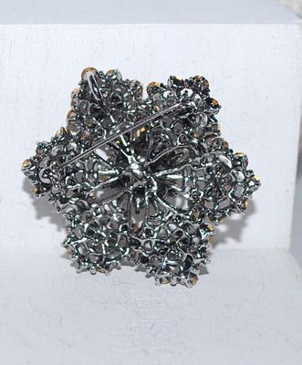 Interesting Indented GRAY Stones Floral Spray BROOCH (2" Diam.) with BRANCH Style Silver Tone Setting