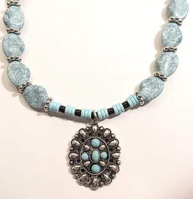 *** NEW ARRIVAL *** FAUX Blue Crackled "TURQUOISE STONES" JEWELRY SET with Choker NECKLACE (10" L + Circle PENDANT +...