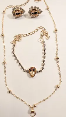 *** NEW ARRIVAL *** "CHAMPAGNE Colored PEAR STONE " NECKLACE (18" L + PENDANT + Gold Tone "Balled" Chain/Lobster...
