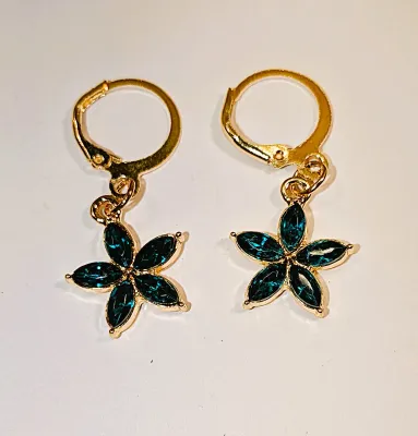 *** NEW ARRIVAL *** Delicate "GREEN STAR" NECKLACE (16" L, PENDANT, Gold Tone Fine Link Chain + Lobster Clasp) JEWELRY SET...