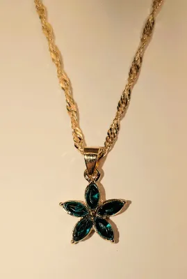 *** NEW ARRIVAL *** Delicate "GREEN STAR" NECKLACE (16" L, PENDANT, Gold Tone Fine Link Chain + Lobster Clasp) JEWELRY SET...