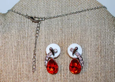 ORANGE PEAR Shaped Beveled Glass Stone JEWELRY SET with NECKLACE (15" L, Jeweled Side "Swirl" Accent Pendant + Silver Tone...