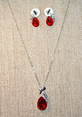 ORANGE PEAR Shaped Beveled Glass Stone JEWELRY SET with NECKLACE (15" L, Jeweled Side "Swirl" Accent Pendant + Silver Tone...