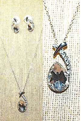 CLEAR PEAR Shaped Beveled Glass Stone JEWELRY SET with NECKLACE (15" L, Jeweled Side "Swirl" Accent Pendant + Silver Tone...