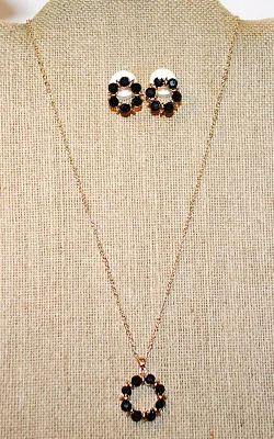 Iridescent BLACK Delicate 8-Stone CIRCLE JEWELRY SET with NECKLACE (18"-19" L, Pendant + GOLD Tone Chain/Lobster Clasp) and...