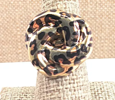 **NEW ARRIVAL** Size 8 Metal "SPOTTED TIGER" RING with ADJUSTABLE SPLIT Gold Tone Band (4.7g)