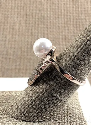 **NEW ARRIVAL** Size 6¾ Faux "PEARL FAN" RING with SPLIT "Rosy Gold" Tone Band (4.6g)