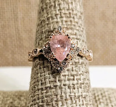 **New Arrival** Size 8 Light PINK Colored Pear Shaped Beveled Stone RING with Jeweled Surround & Clear Stones Cupped Side Accents on...