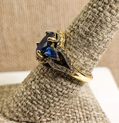**New Arrival** Size 7¾ Large BLUE Oval Stone RING with Long Bejeweled Surround and 2 Pear Blue Stone Side Accents on a Gold Tone Setting...