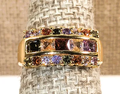 **New Arrival** Size 7 Beautiful Triple Rows of Multicolor Stones RING on a Gold Tone Setting & Band (4.2g)