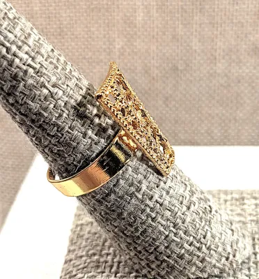 **NEW ARRIVAL** Size 7½ Lightweight Gold Colored "GRILL" RING with ADJUSTABLE SPLIT Gold Tone Band (2.2g)
