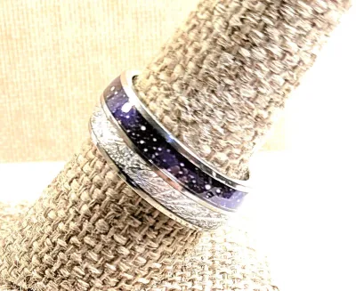 **New Arrival** Size 9¼ Infinity Style RING with Ground "Silver" & Blue Spotted Enamel "Rings" on a Silver Tone...