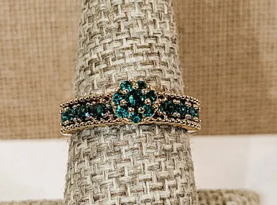 **New Arrival** Size 7¾ Row of "Emerald" GREEN Stones & Raised "Hi-Rise" RING with Gold Tone Setting & Band...