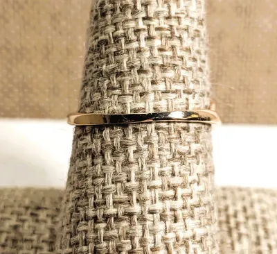 **New Arrival** Size 7¾ Bejeweled SNAKE RING with Tiny Clear Stones on a Thin Gold Tone Setting & Band (1.8g)