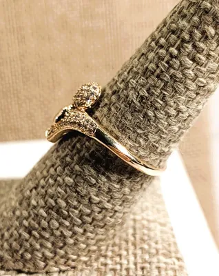 **New Arrival** Size 7¾ Bejeweled SNAKE RING with Tiny Clear Stones on a Thin Gold Tone Setting & Band (1.8g)