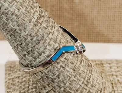 **New Arrival** Size 8½ "V" Shaped RING with Enameled Blue/Green Sides & Accent Stones on a Silver Tone Setting & Band...