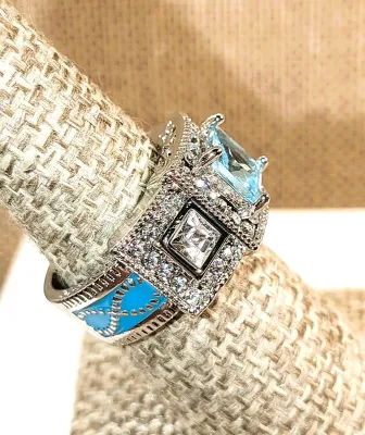 **New Arrival** Size 7½ Beautiful Large BEJEWELED RING with Light Blue Main Stone Side Accent Square Stones, Jeweled Surround, & Blue...