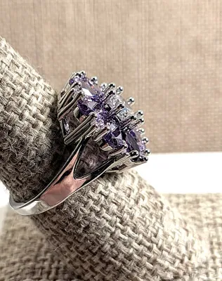 Size 8¼ Beautiful Glittery OVAL LAVENDER STONES BOUQUET RING with Clear Accent Stones Points and 8-Prong Clear Center Main Stone &...
