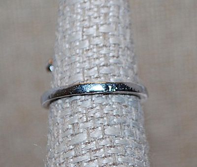 Size 5½ RED DOTTED MUSHROOM RING with Silver Tone Band (1.7.g)