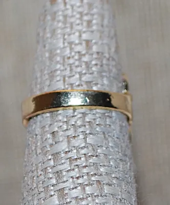 Size 6½ MULTICOLOR Half Globe BEADS Party RING on a Gold Tone Filagree Setting and Band (6.4g)