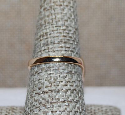 Size 7¾ Large Button Style "Pearl" RING with Cup Surround and Gold Tone Setting (8.0g)