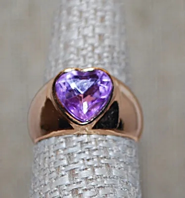 Size 7¼ Large Beveled PURPLE HEART Shaped Stone RING with Strong Solid Gold Tone Band (5.9g)