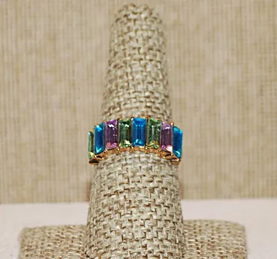 Size 8 Multicolor Row of 8 BAGUETTES RING in Blue, Purple & Green Pastel Shades on a Gold Tone Band (2.9g)