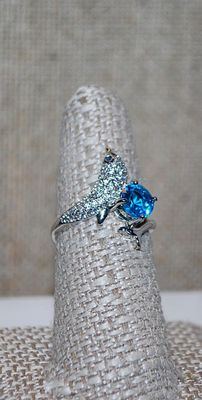 Size 7¼ Marked .925 Jeweled DOLPHIN RING with Blue Eye and Round BLUE Stone Accent on a Silver Band (3.4g)