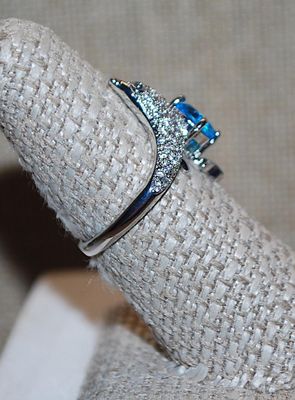 Size 7¼ Marked .925 Jeweled DOLPHIN RING with Blue Eye and Round BLUE Stone Accent on a Silver Band (3.4g)